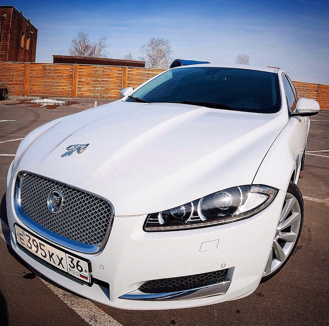 Ягуар XF 2000