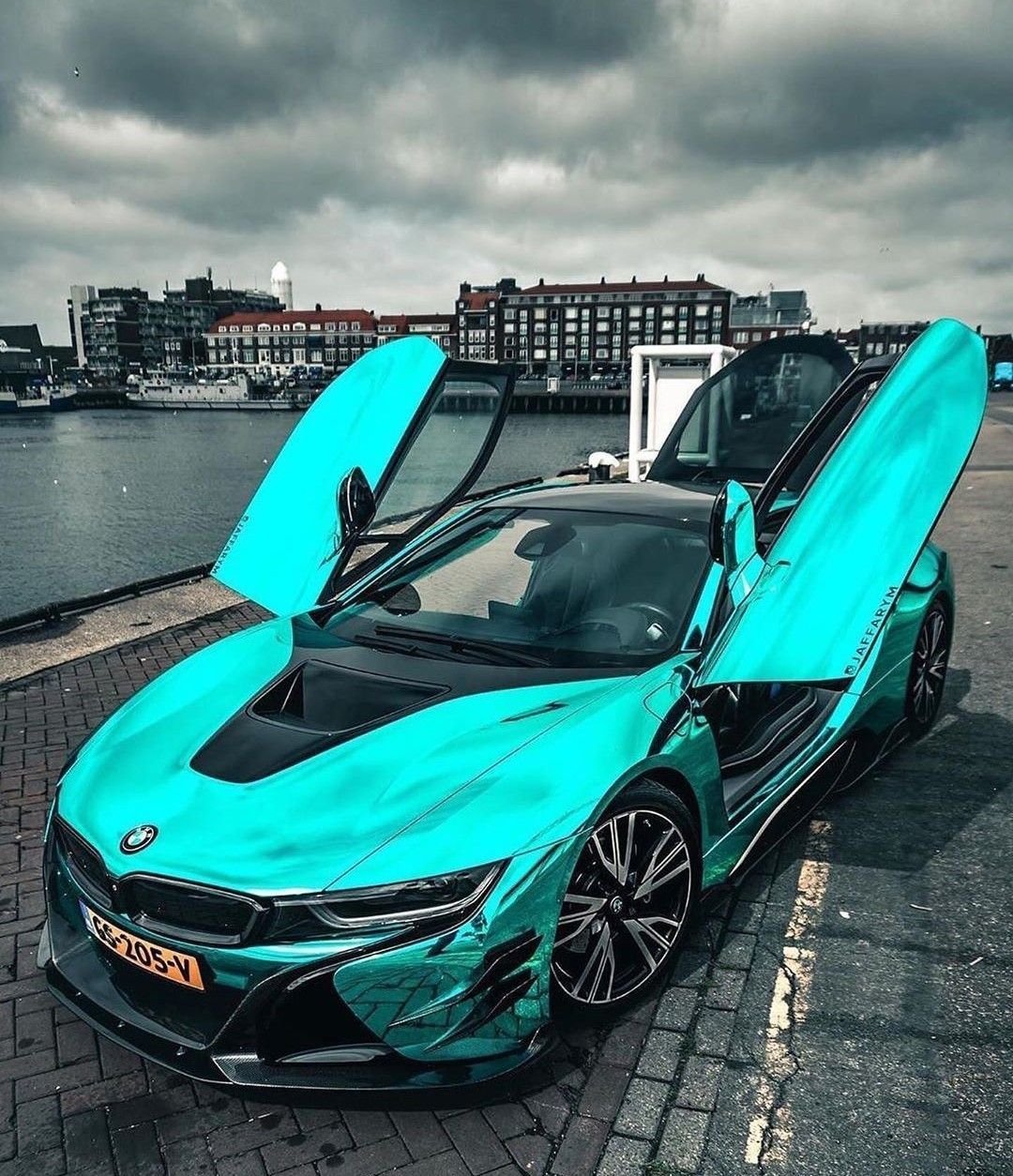 БМВ i8 салатовая