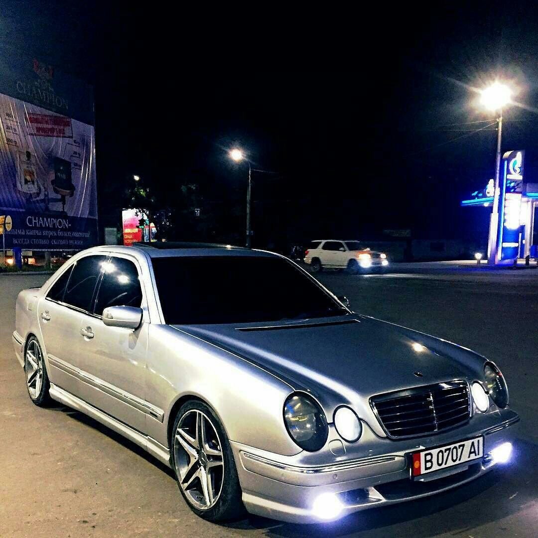 Мерседес Бенц 210 АМГ