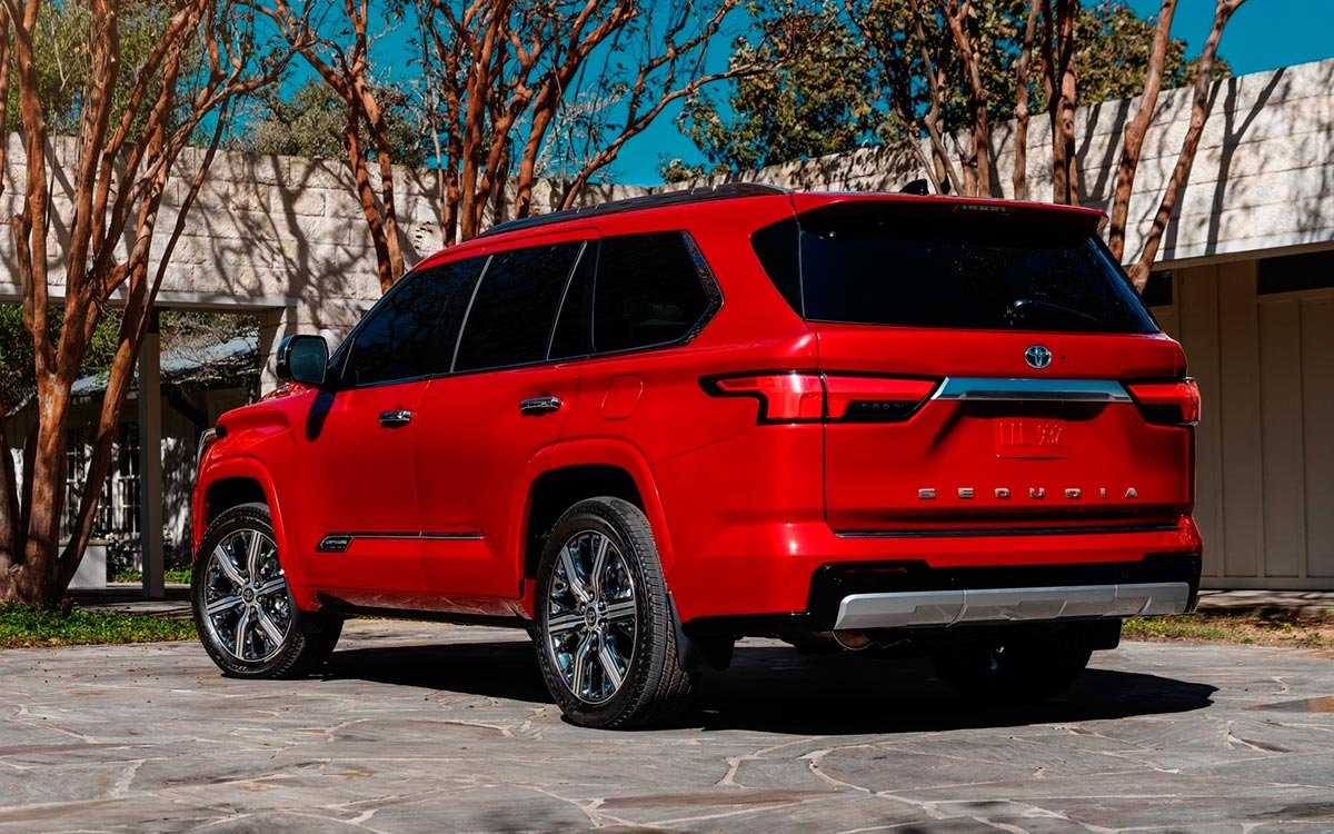 Toyota Sequoia 2022