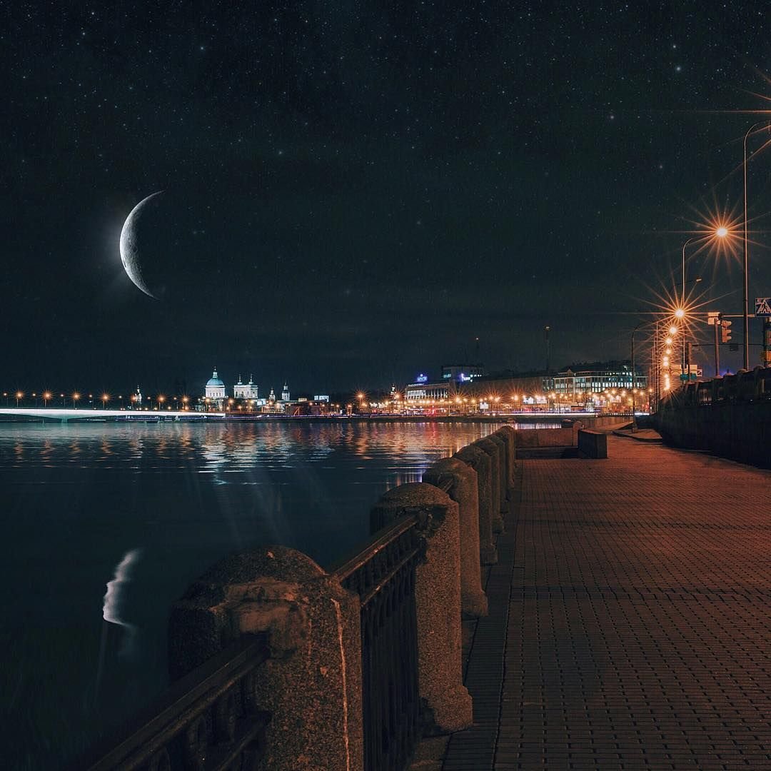 Набережная ночью