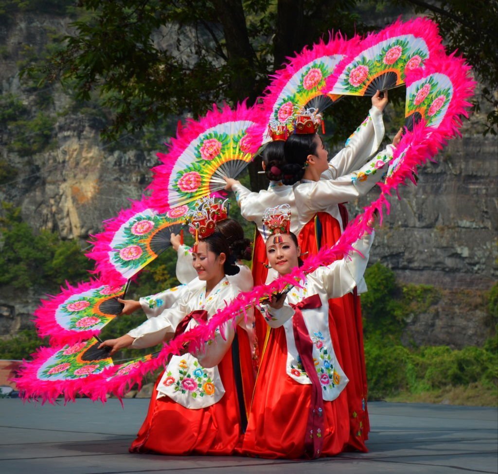 Buchaechum korean Fan Dance