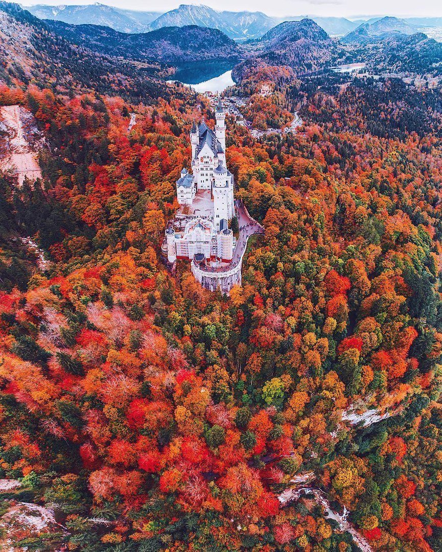 Нойшванштайн осень