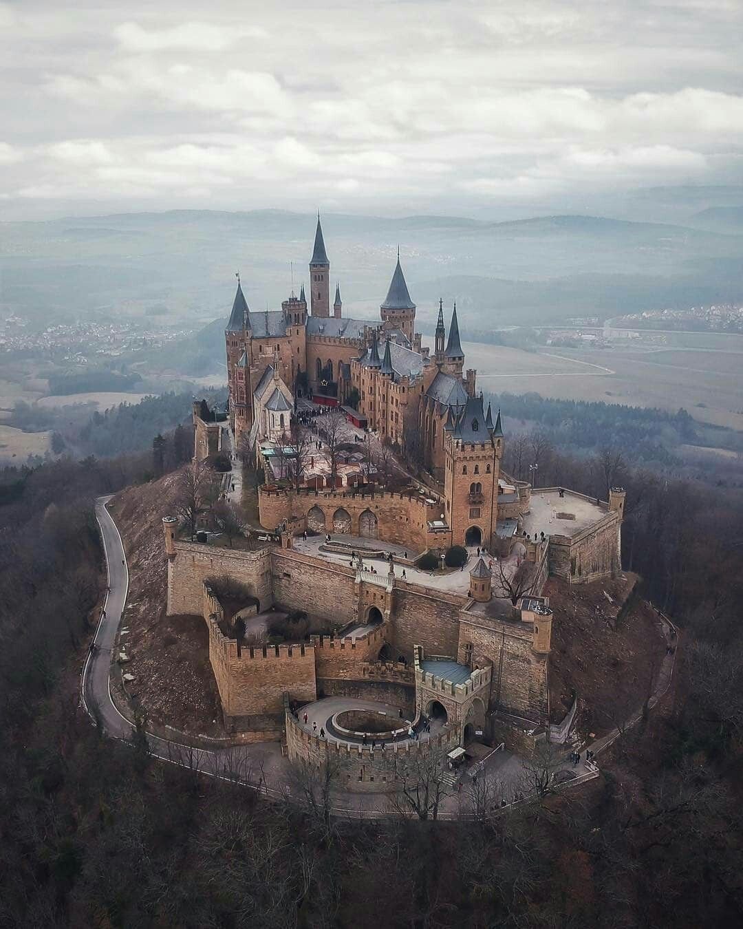 Замок-крепость Гогенцоллерн, Германия