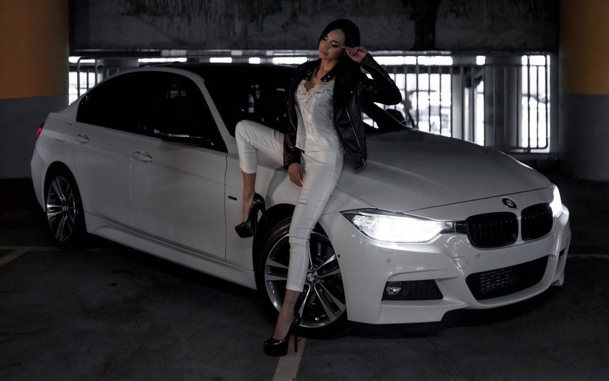 BMW m5 f90 с девушкой