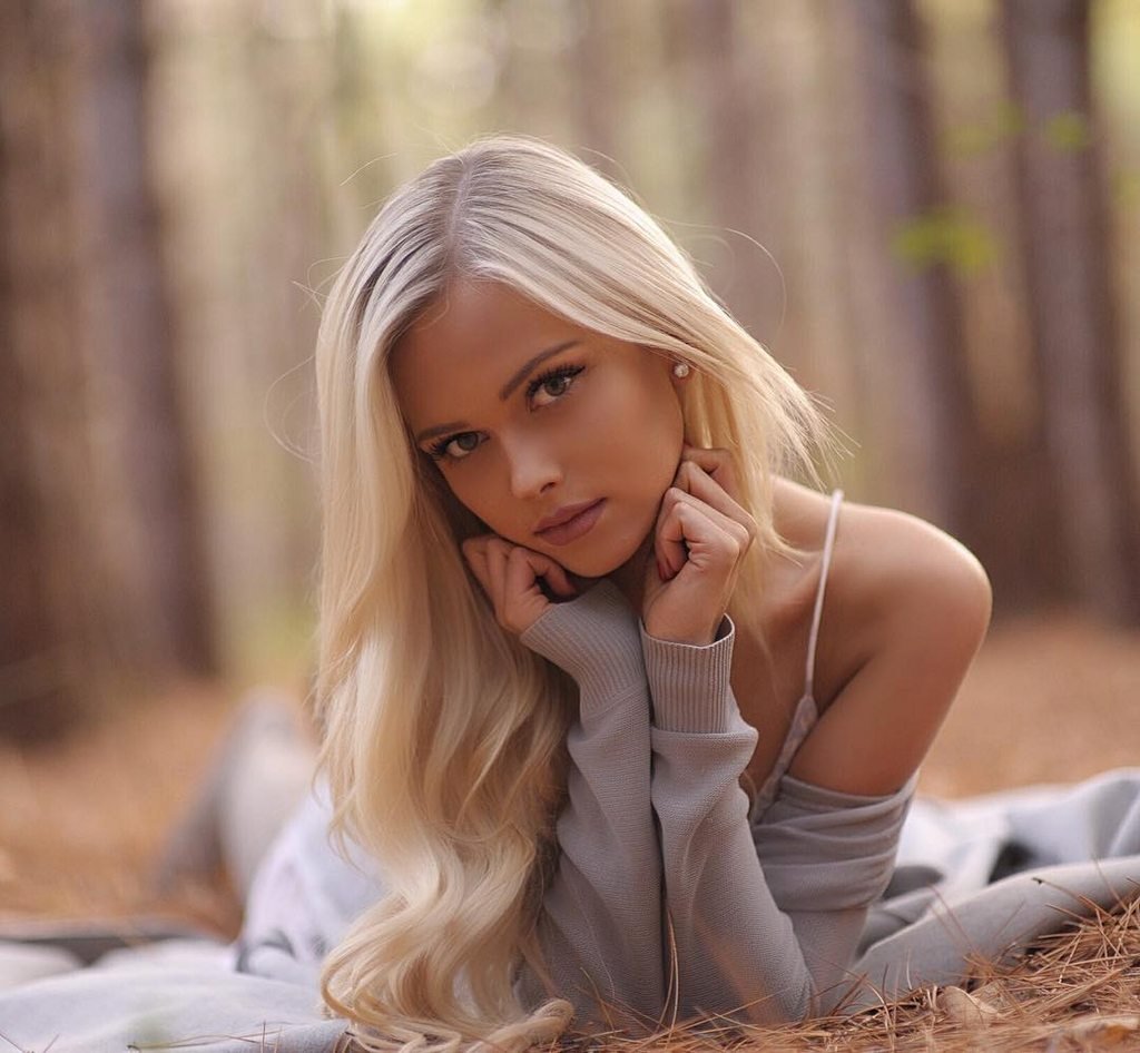 Keilih Stafford модель
