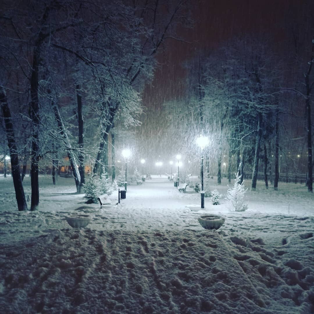 Снег вечером