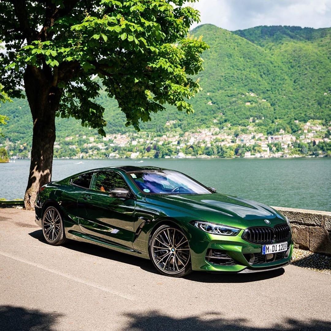 BMW m8 зеленая