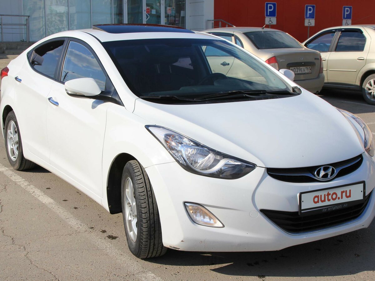 Хендай Аванте 2012 белая