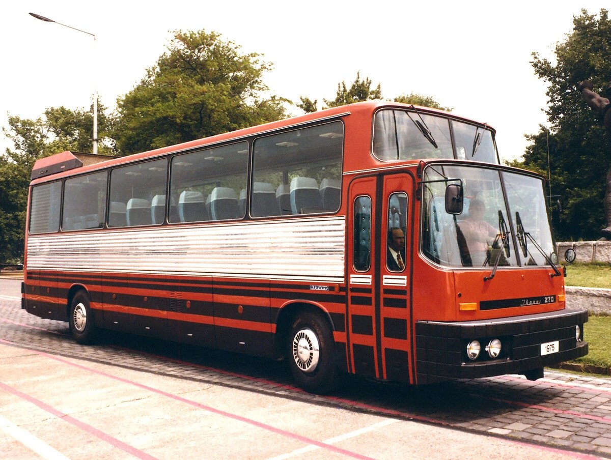 Икарус 750