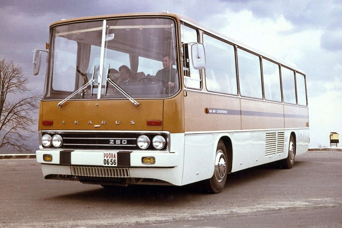 Ikarus 250