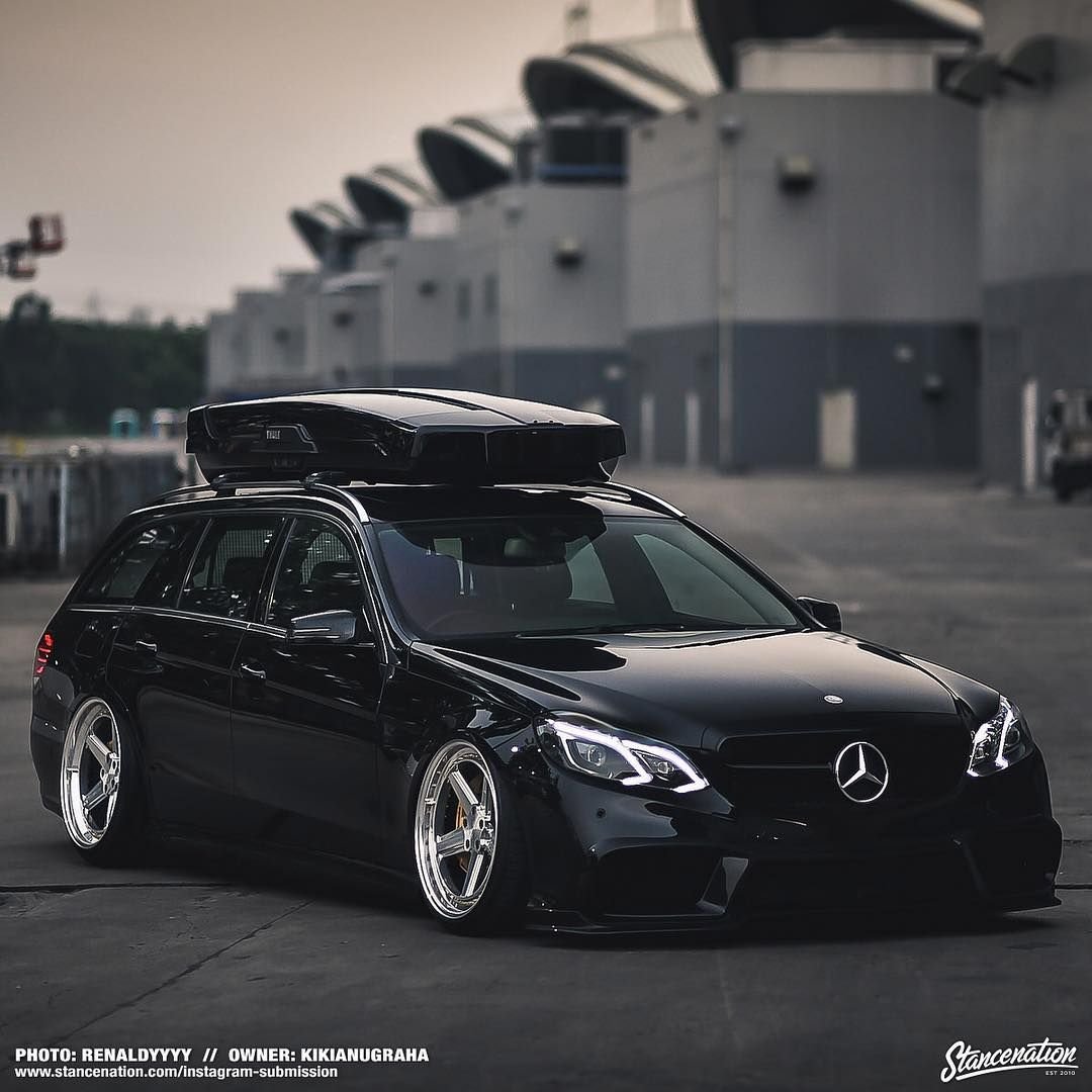 Mercedes AMG универсал stance