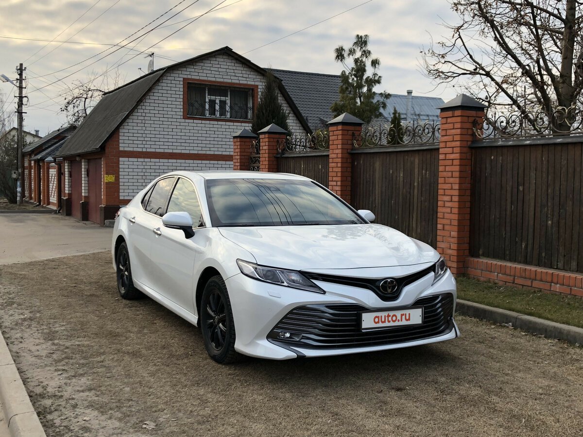 Toyota Camry xv70 белая
