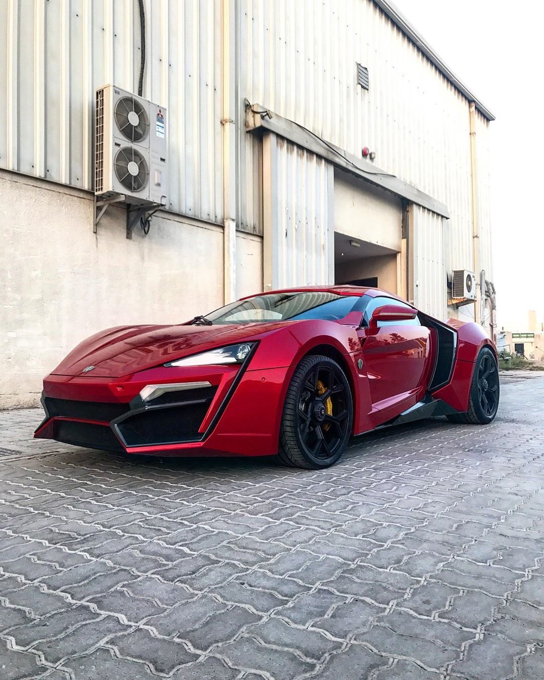 Lykan Hypersport Red
