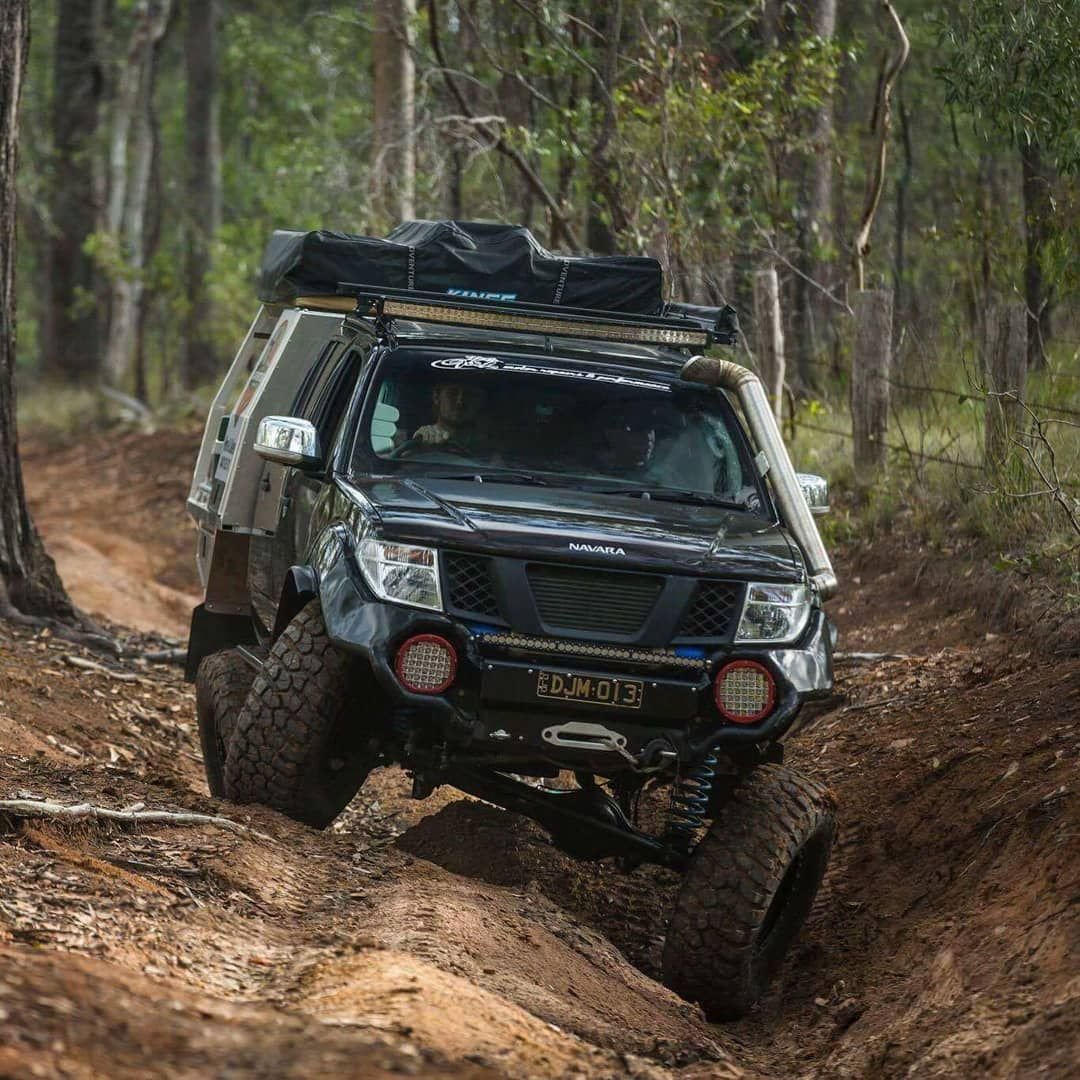 Nissan Pathfinder оффроуд
