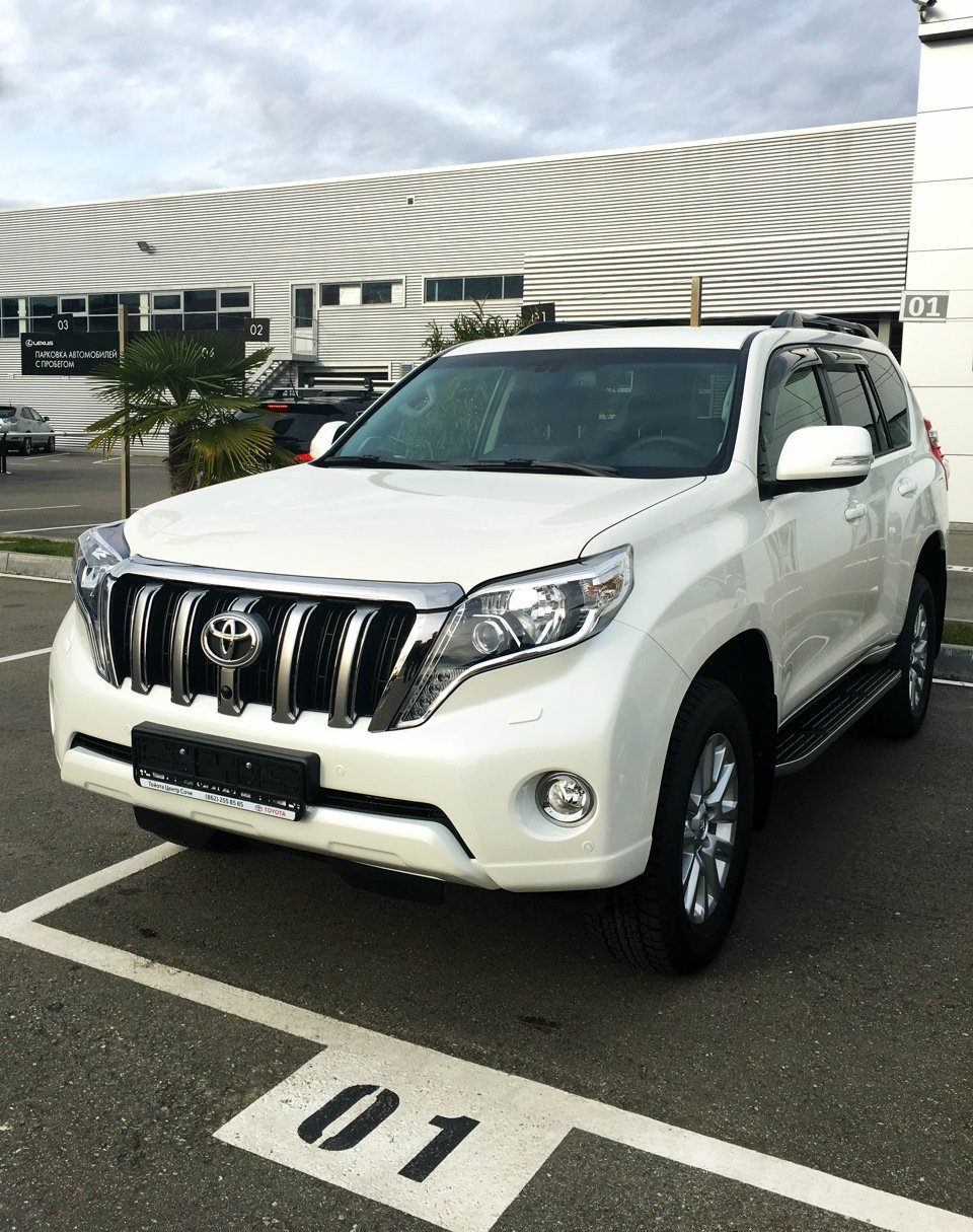 Land Cruiser Prado белый