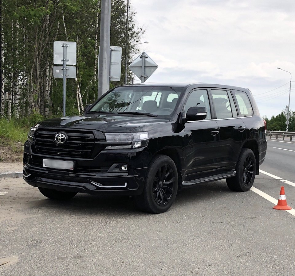 Тойота ленд Крузер 200 черный