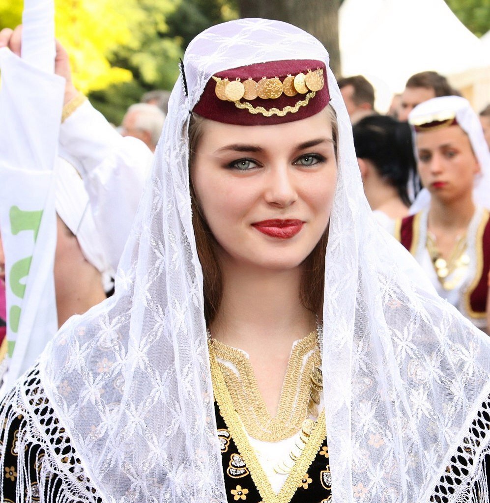 Босниан гирл.