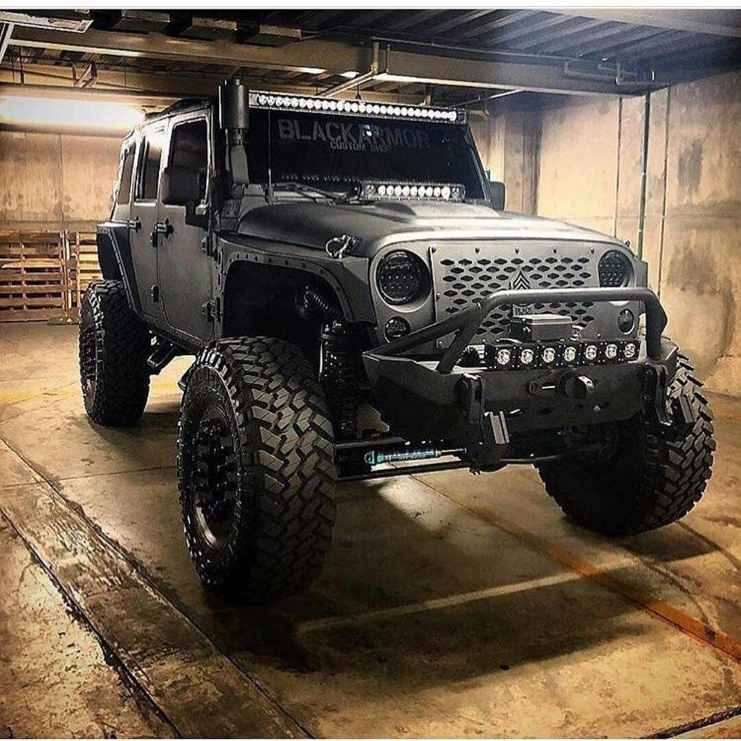 Jeep Wrangler Rubicon черный