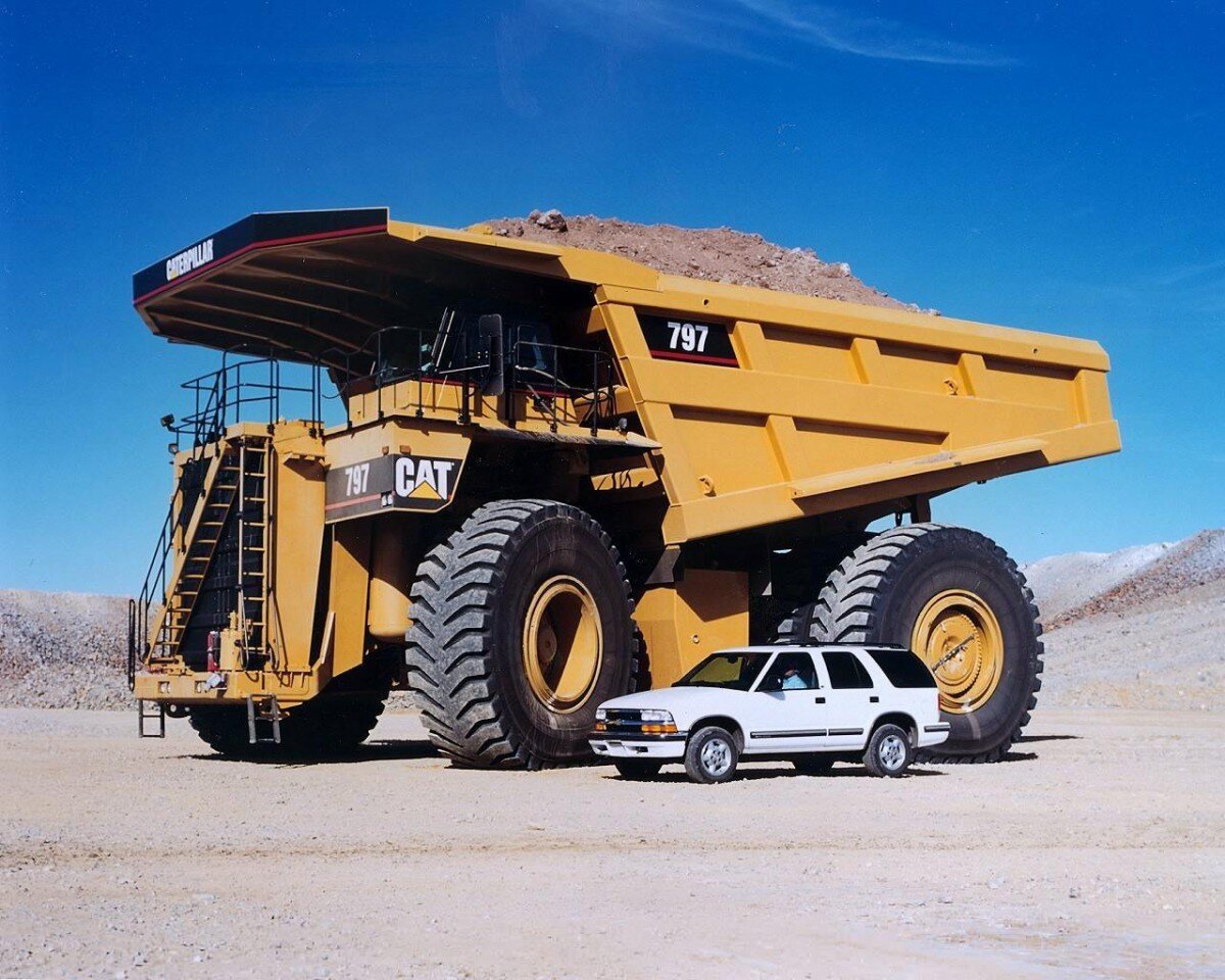 Самосвал Caterpillar 797b