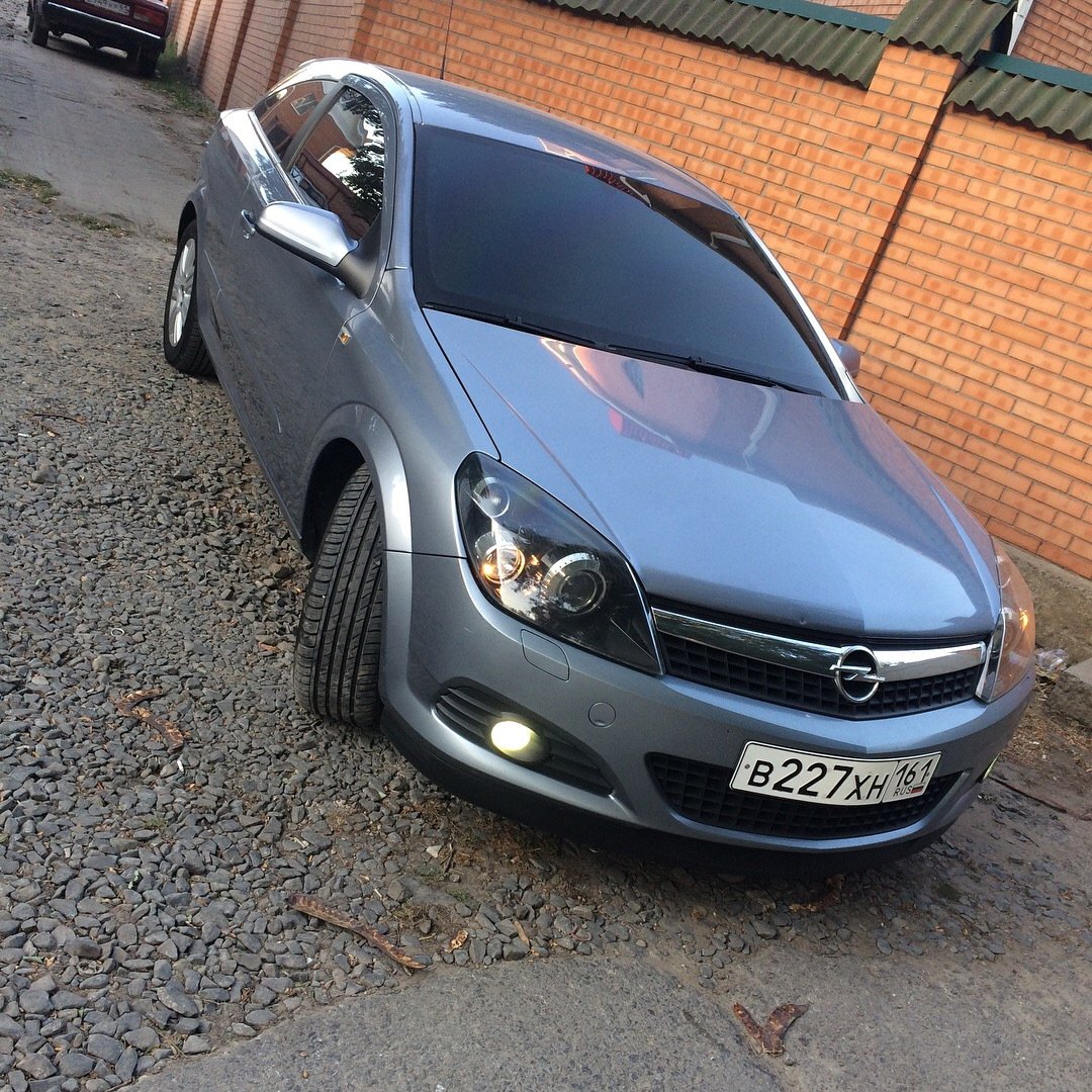 Opel Astra h GTC Grey