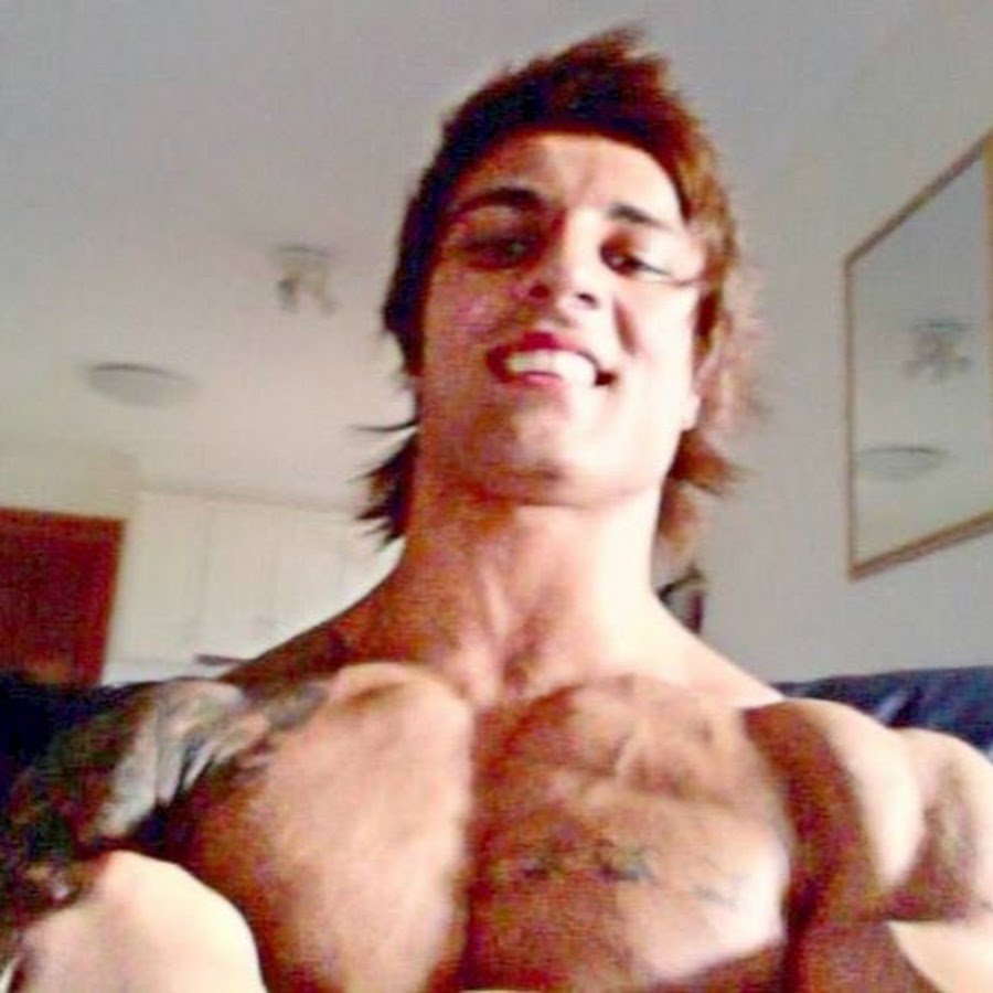 Zyzz в очках