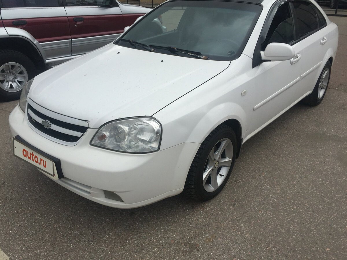 Chevrolet Lacetti sedan белый