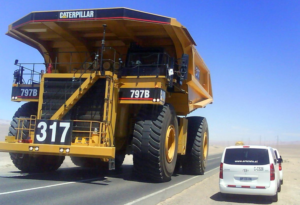 Самосвал Caterpillar 797b