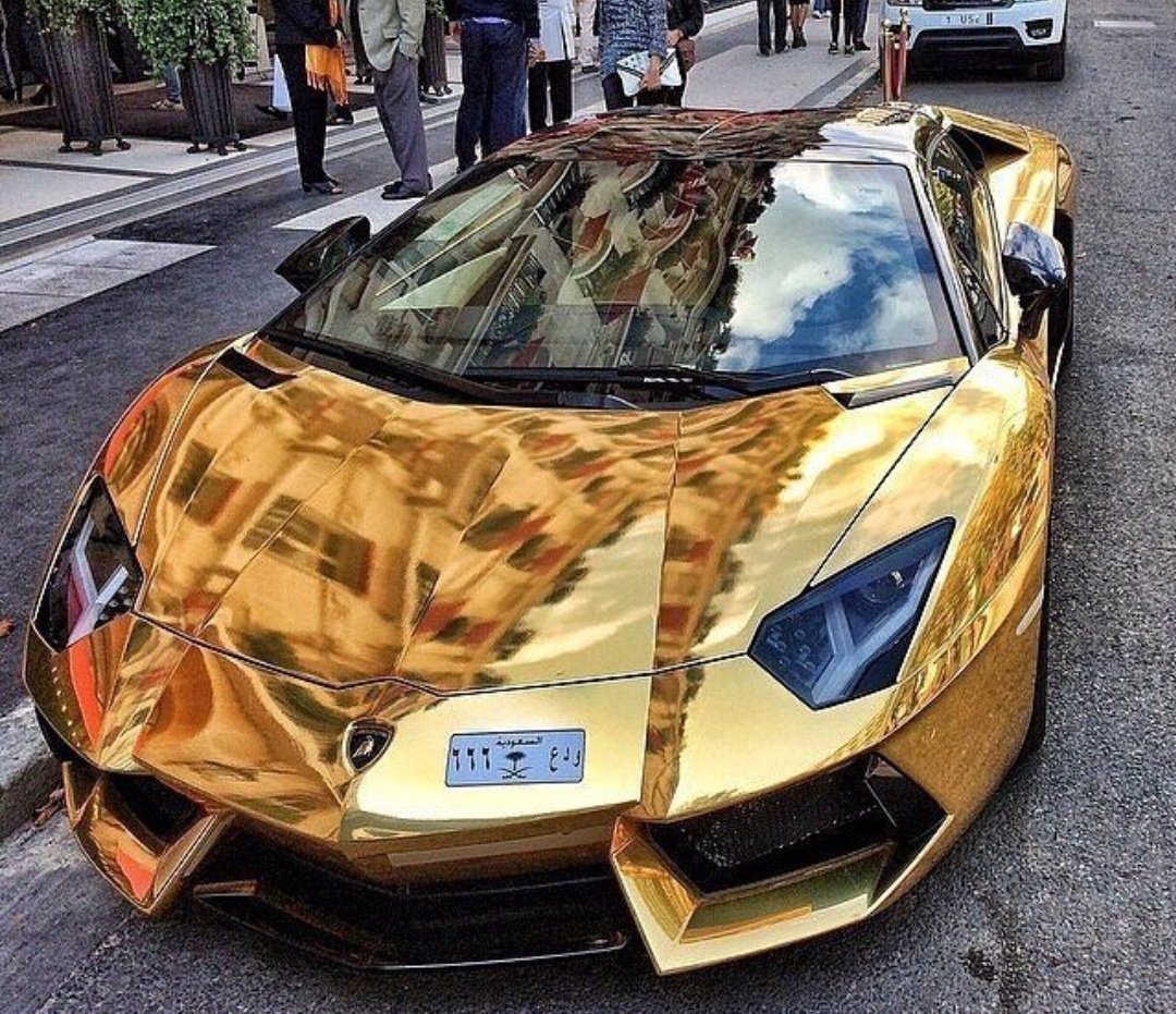 Lamborghini Aventador lp700-4 Золотая
