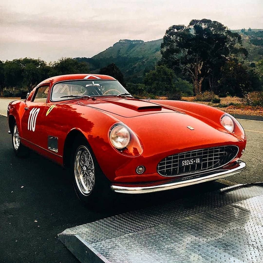 Автомобили Ferrari классика