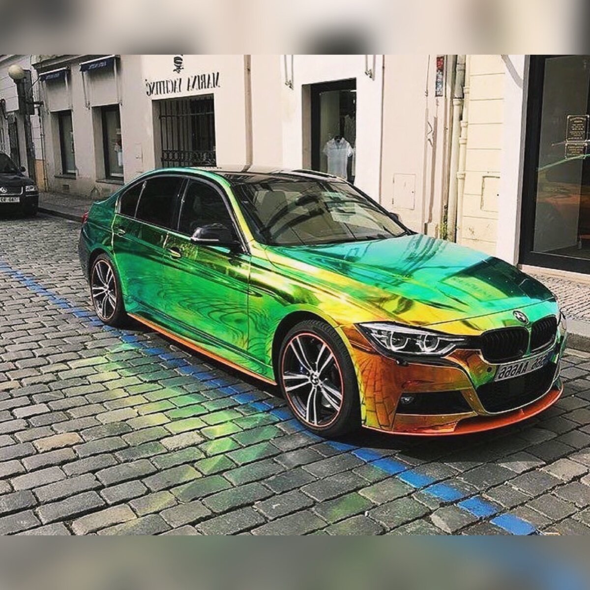 BMW зеленый хром