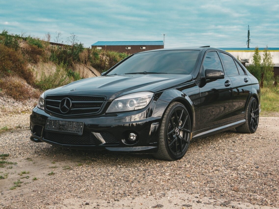 Mercedes Benz w204 черный