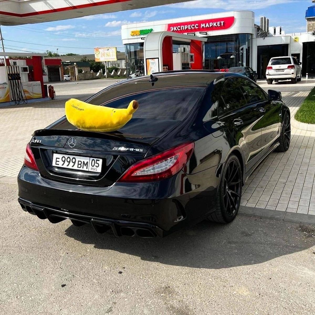 Машина банан мерседес