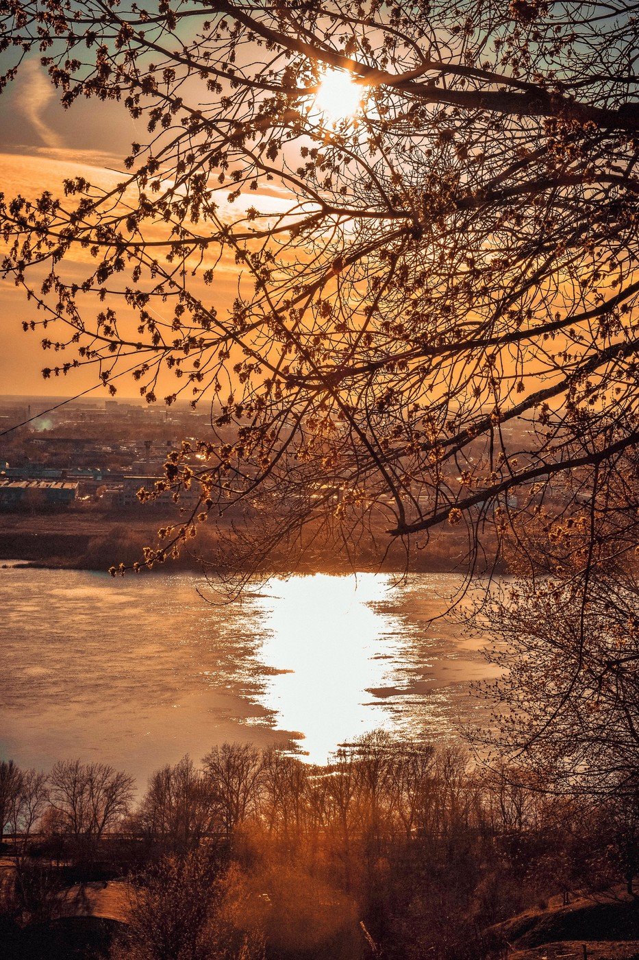 Красивый осенний закат
