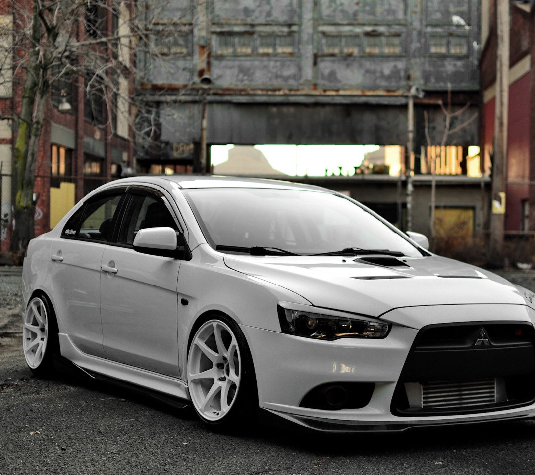 Mitsubishi Lancer Evolution 10 White