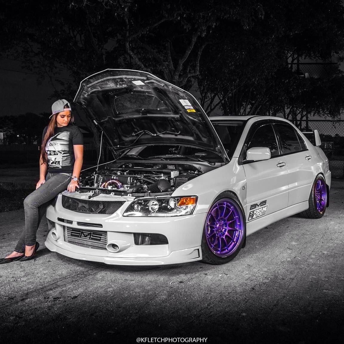 Mitsubishi Lancer девушка Evolution EVO