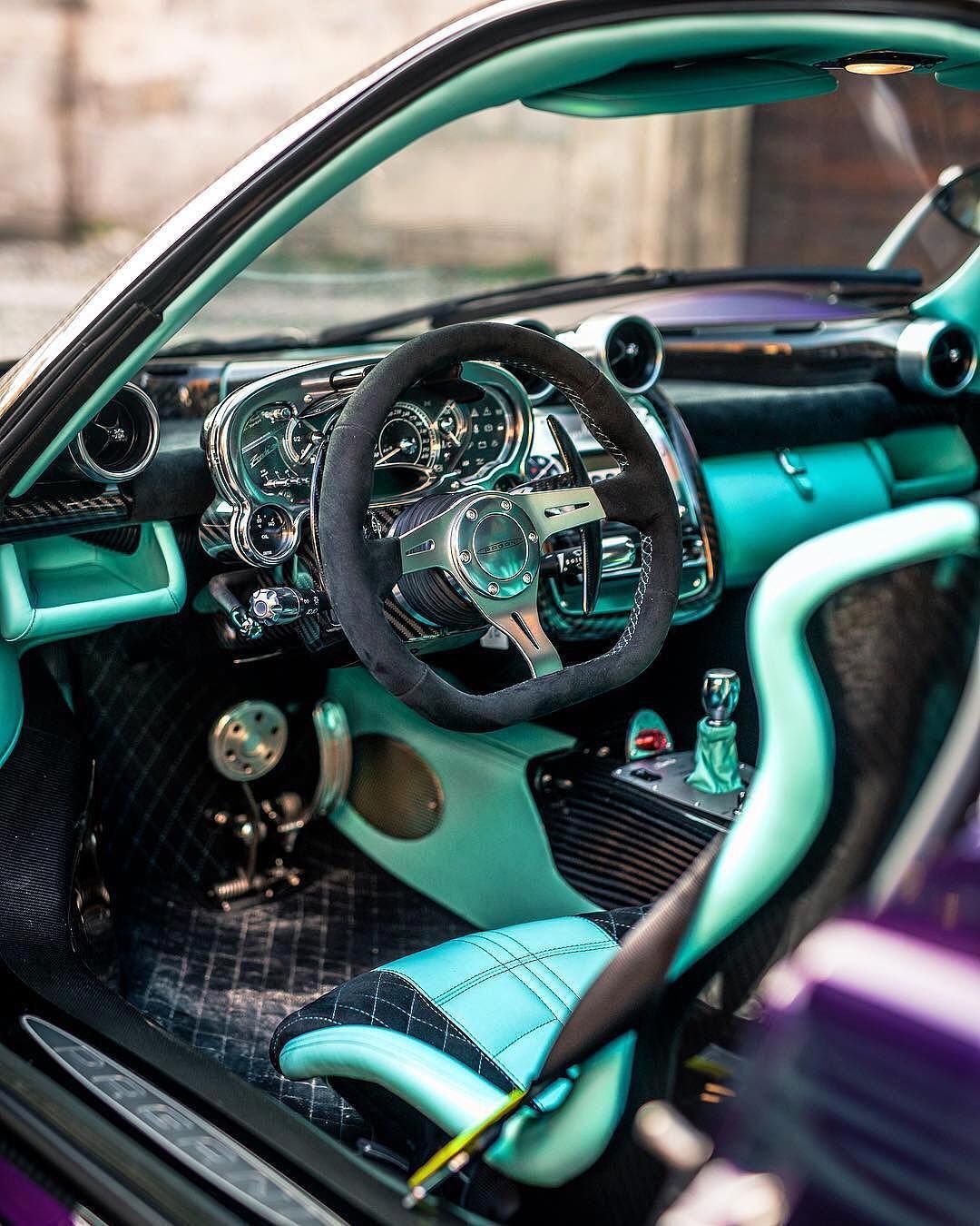 Pagani Zonda r Interior