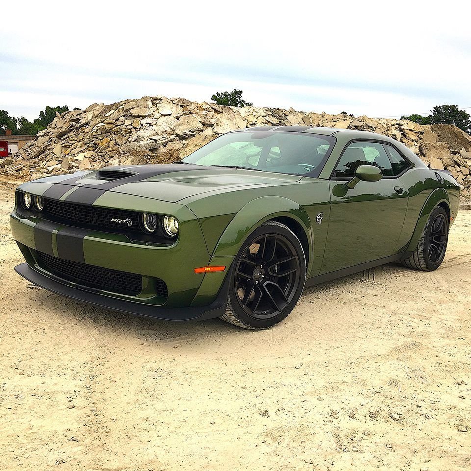 Dodge Challenger srt Hellcat
