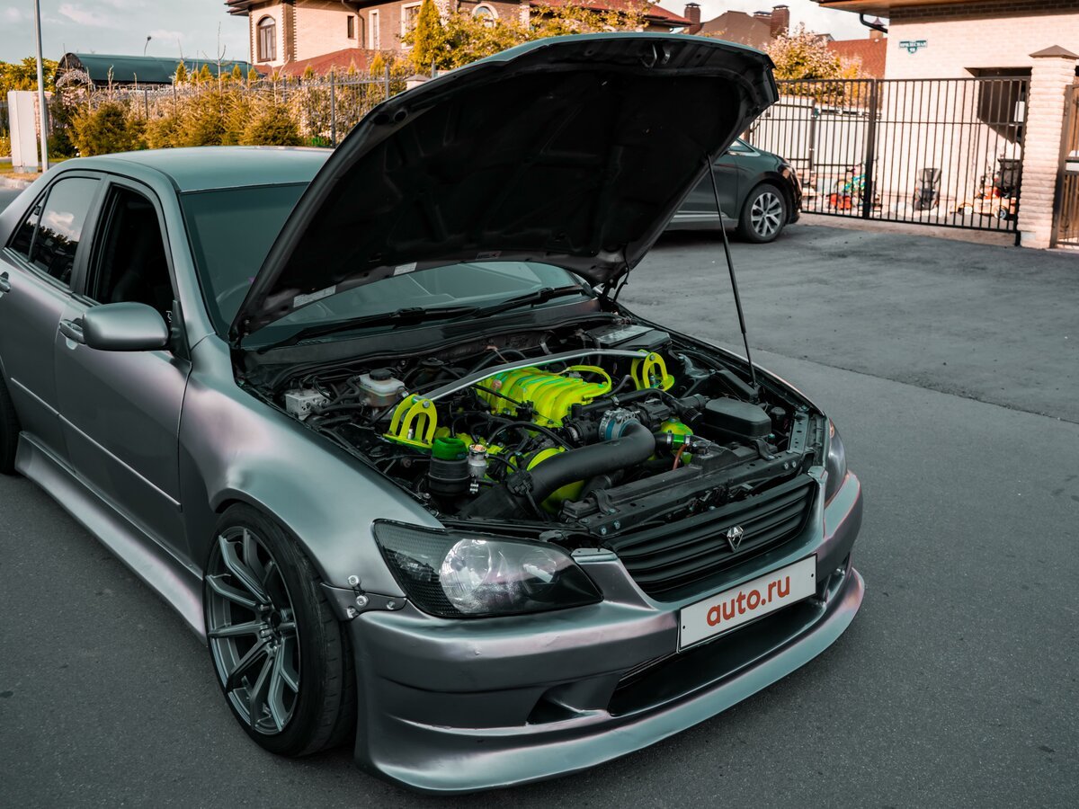 Toyota Altezza 1999