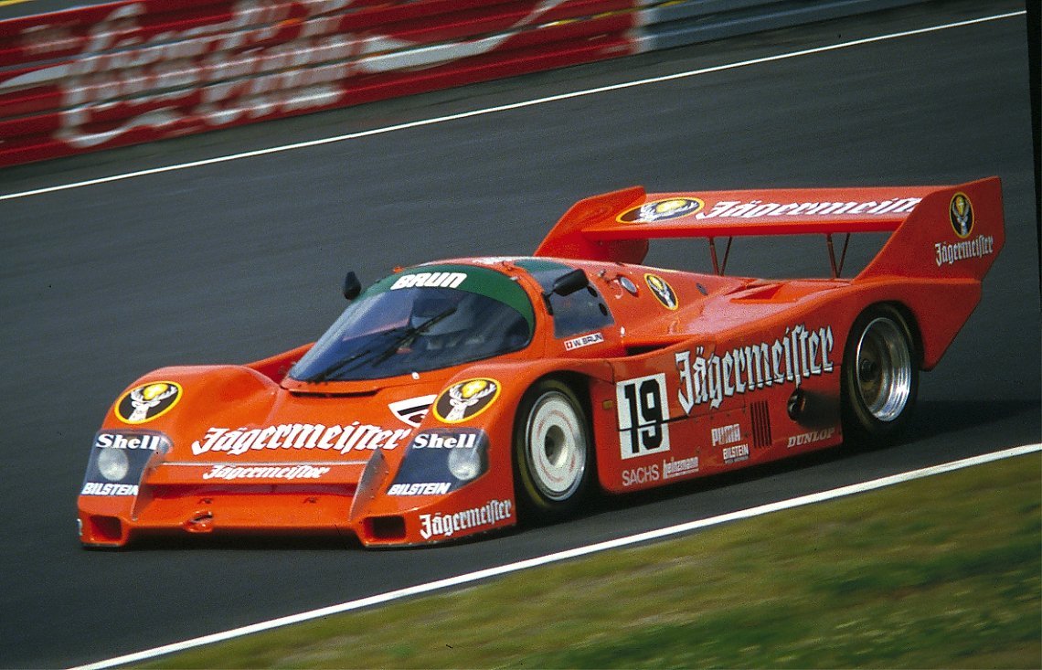 Гоночный Porsche 956