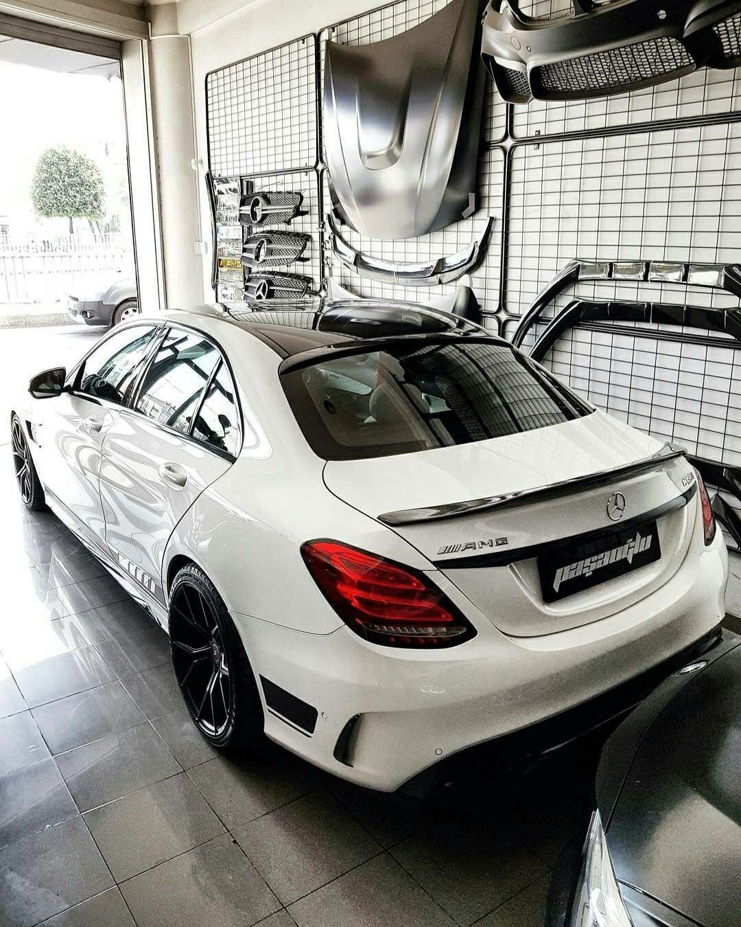 C63 Мерседес AMG Литвина