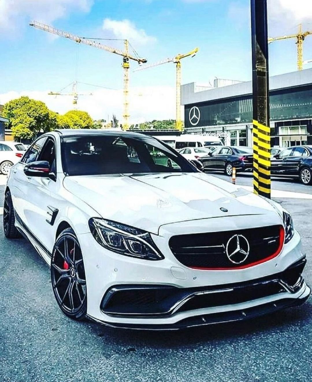 Мерседес-Бенц c63 AMG