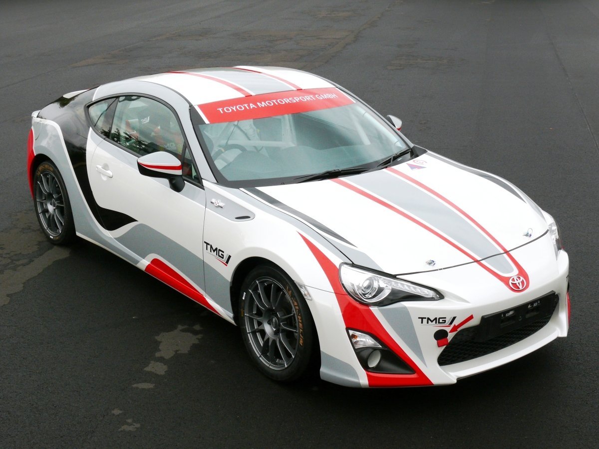 Спорткар Toyota gt
