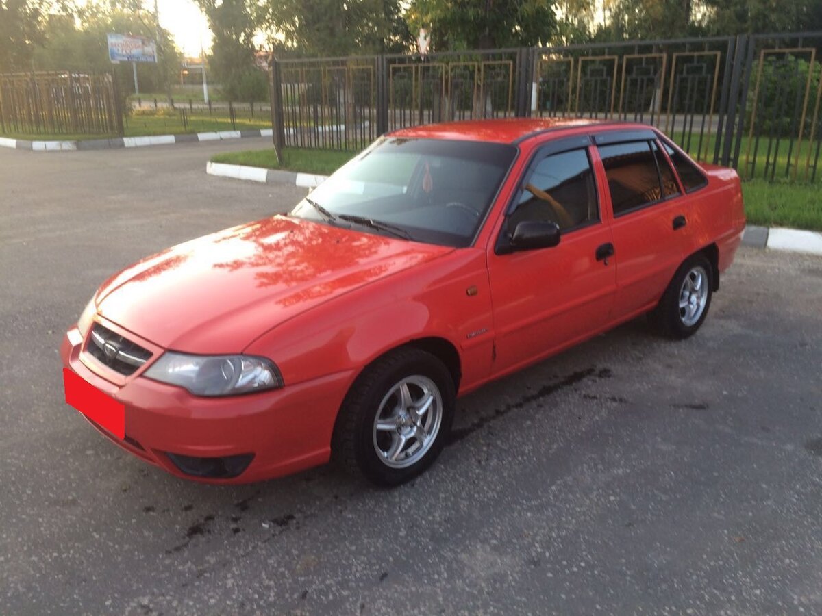 Daewoo Nexia 2012 красная
