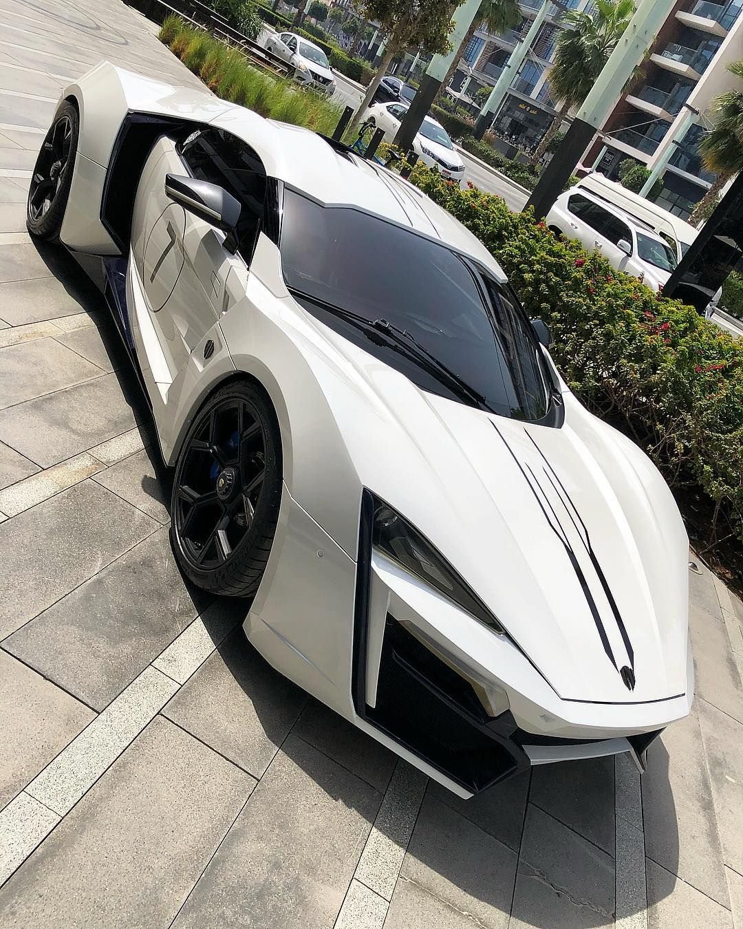 W Motors Lykan Hypersport