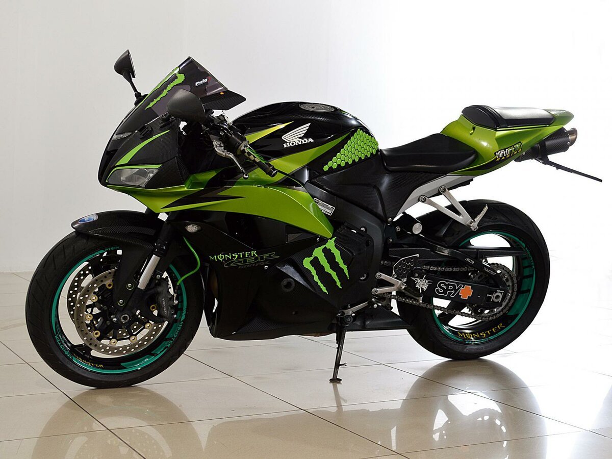 Honda cbr600rr Green