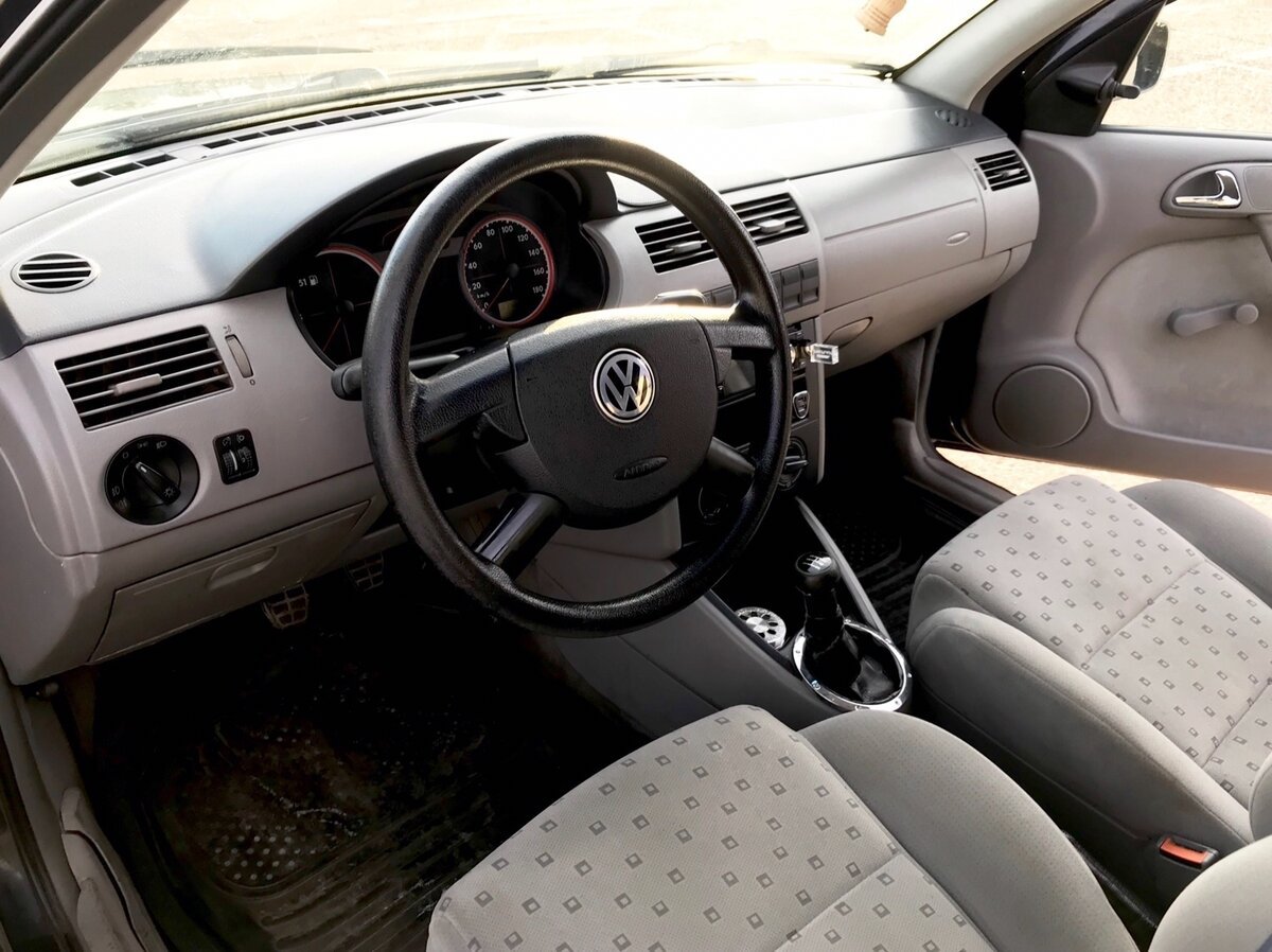 Volkswagen Pointer 2004 салон