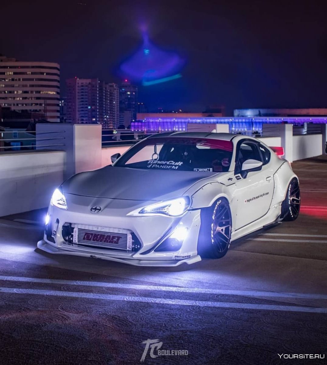 Toyota gt 86 неон