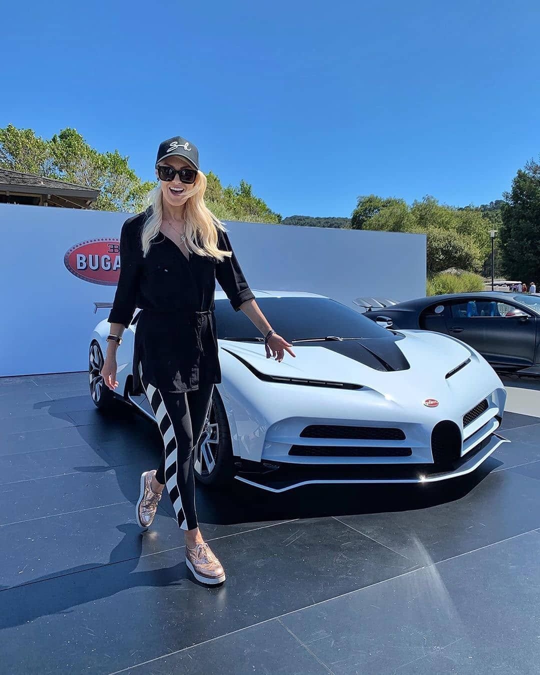 Ведущая Supercar blondie