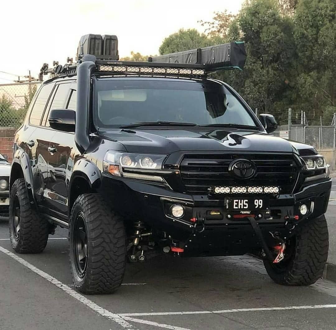 Toyota Land Cruiser 200 off Road Tuning